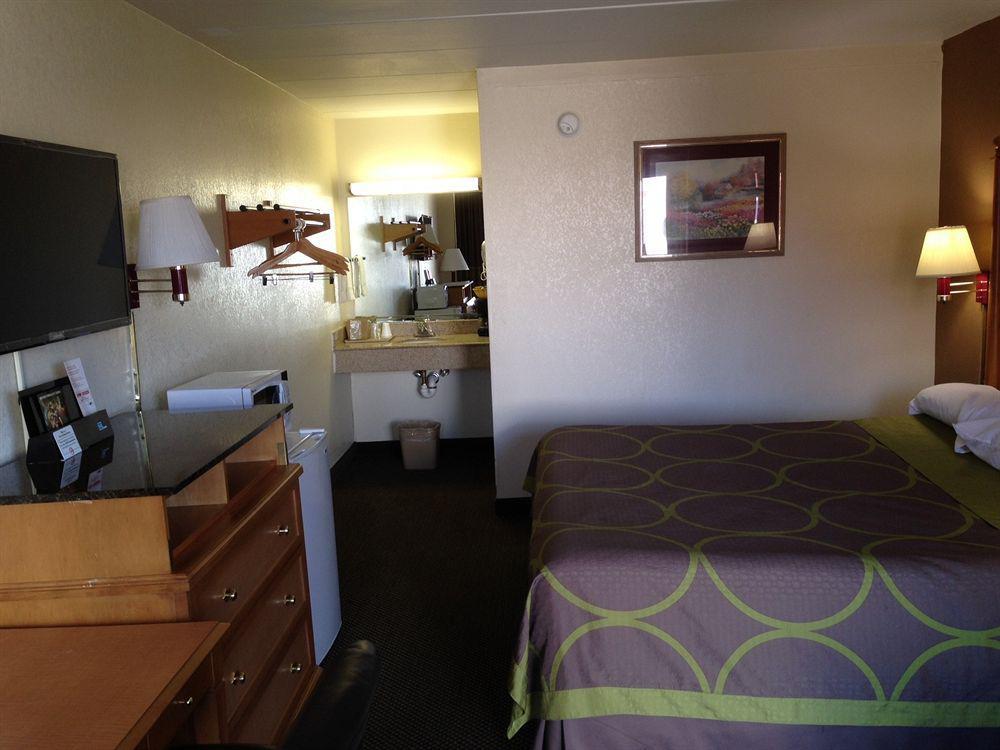 ซูเปอร์ 8 บาย วินด์แฮม มานาสซาส Hotel มานาสซัส ภายนอก รูปภาพ